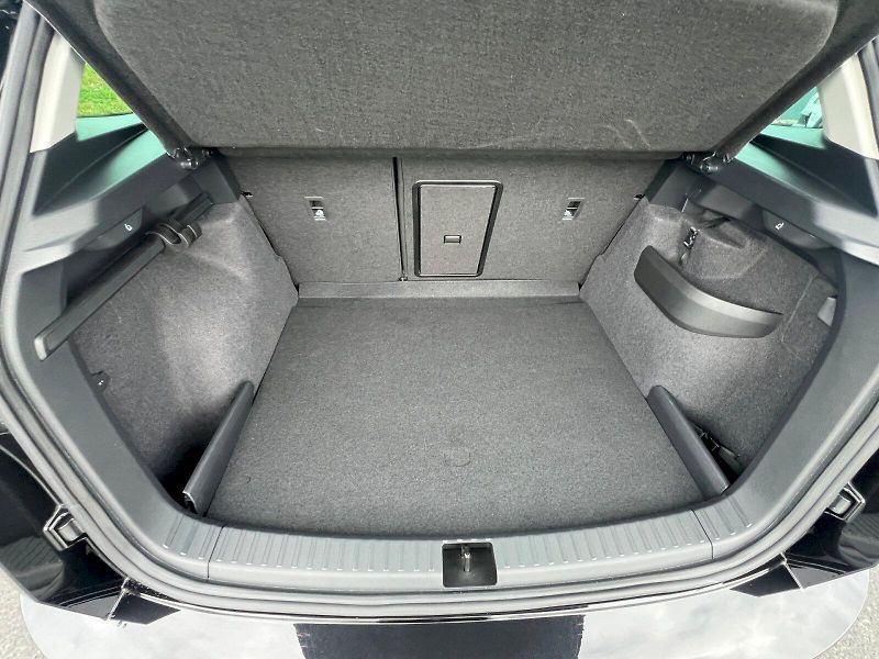 Škoda Karoq (2025) Top Selection 1.5TSi 110kW 6°m - fotka 15 z 31