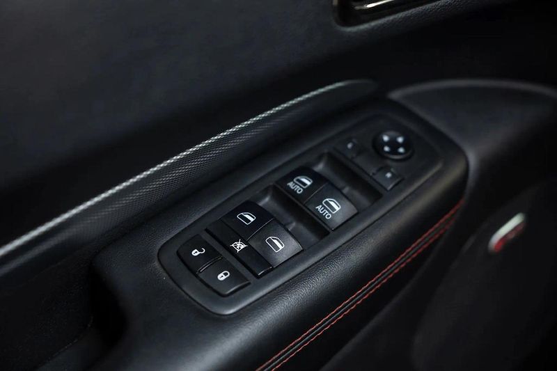 Dodge Durango GT 3.6i V6 216 kW LPG 7 míst - fotka 17 z 33
