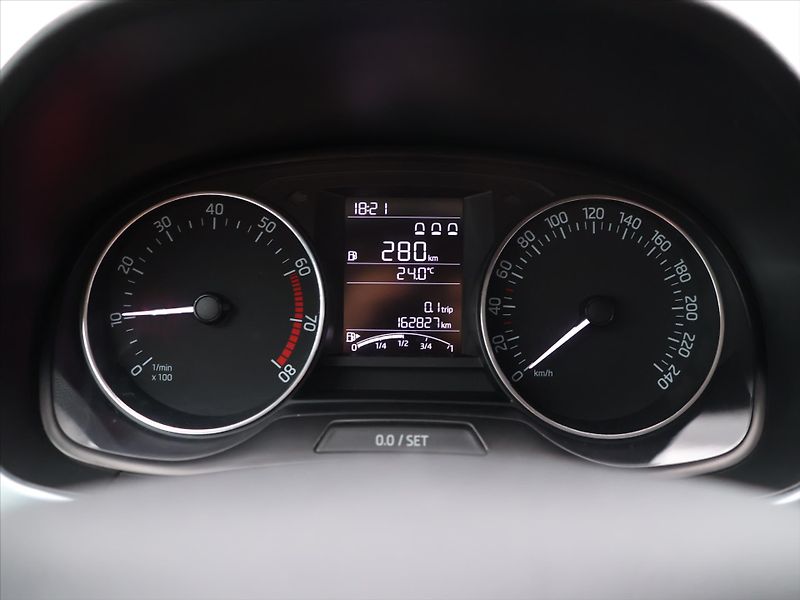 Škoda Fabia 1.0 TSI 70kW Ambition CZ - fotka 15 z 26