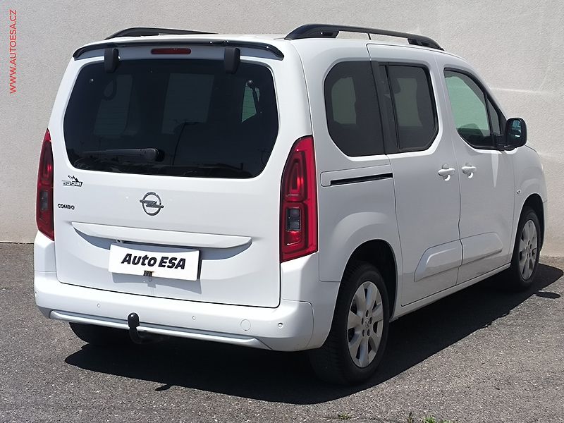 Opel Combo (2022) 1.5CDTi, 1.maj,ČR, Elegance - fotka 4 z 19