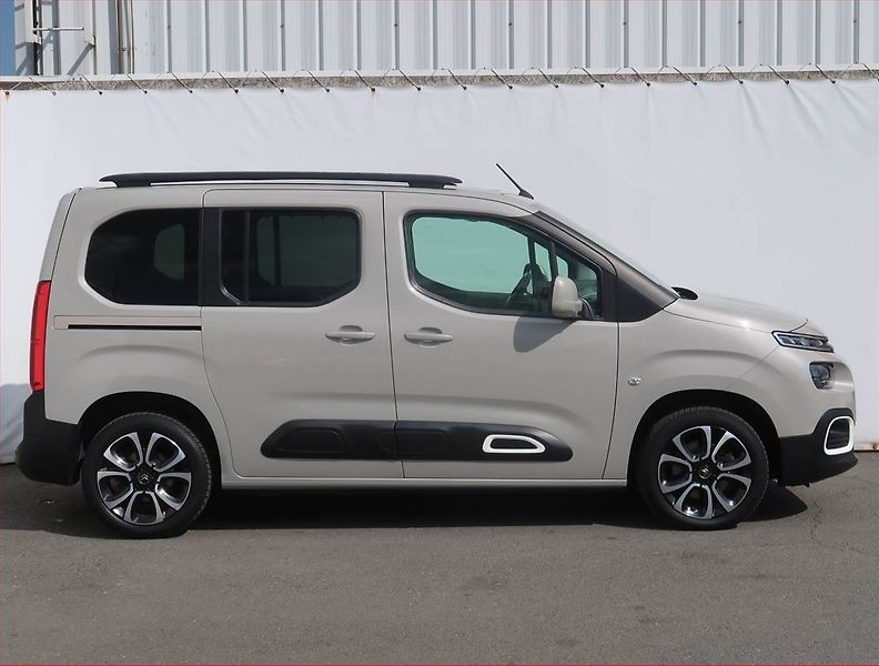 Citroën Berlingo (2018) Shine 1.5 BlueHDi, 5Míst, ČR - fotka 6 z 21