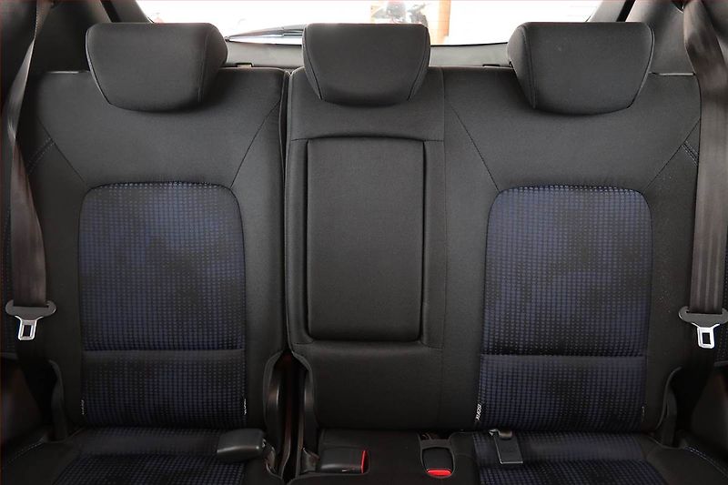 Hyundai ix20 (2015) 1.4 CVVT, Serv.kniha - fotka 10 z 15