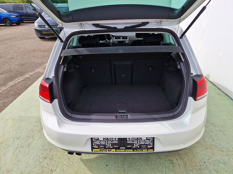 Volkswagen Golf Comfortline 1.4 TSI, Klima - fotka 9 z 26