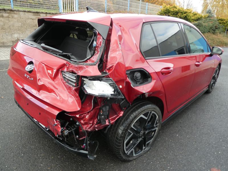 Volkswagen Golf 1,5 TFSi R LINE sport sedačky - fotka 4 z 15
