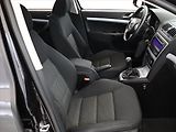 Škoda Octavia (2010) 1.6 TDI, Xenony, Tempomat - náhled 7