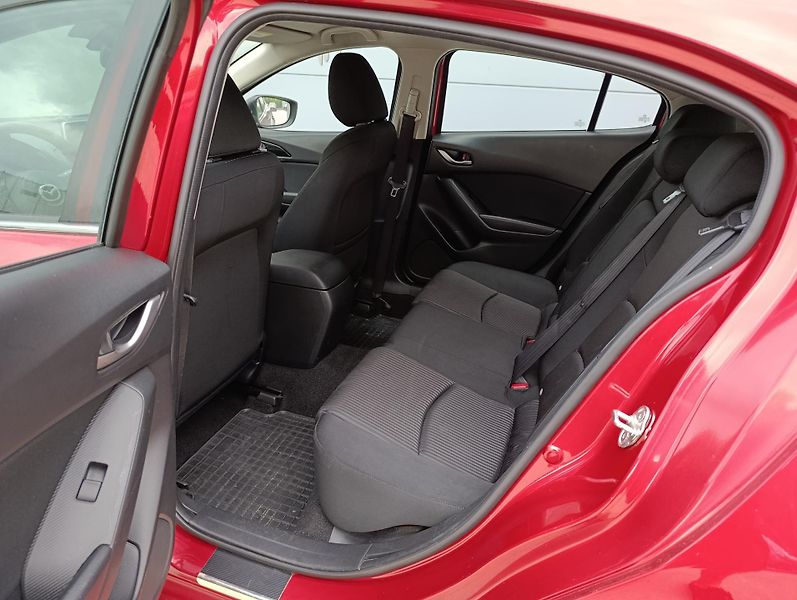 Mazda 3 2.2D 110kW SKYACTIV - fotka 13 z 29