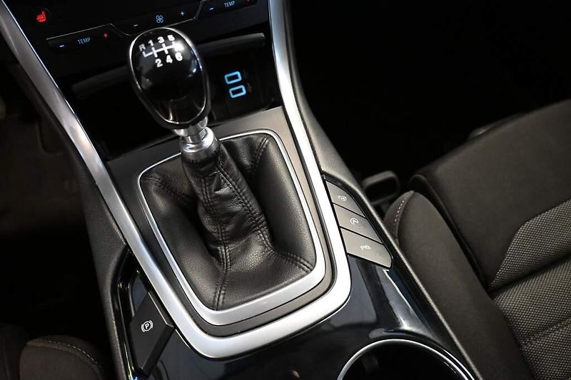 Ford S-MAX (2022) 2.0 LED ACC SONY Tažné WEBASTO - fotka 20 z 40