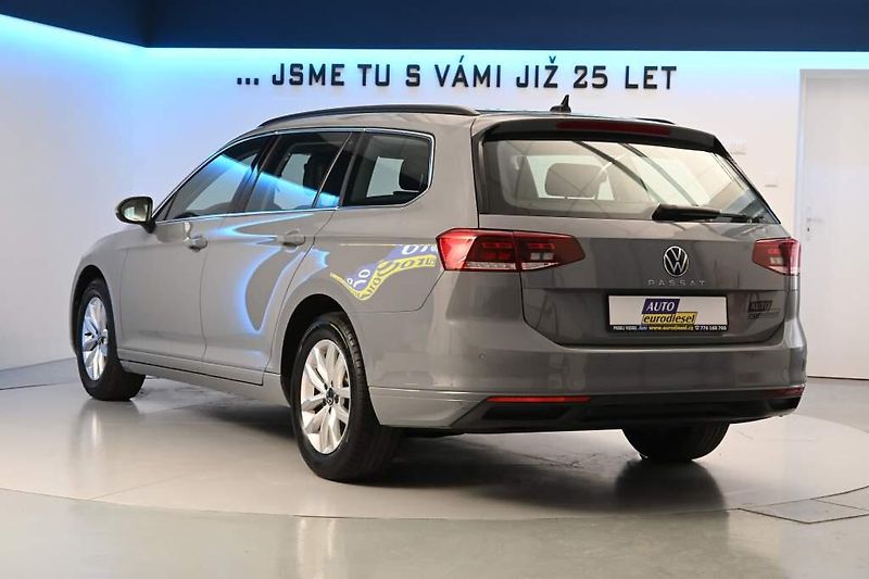 Ford S-MAX (2022) 2.0 TITANIUM Kamera Tažné 8 Ko - fotka 7 z 32