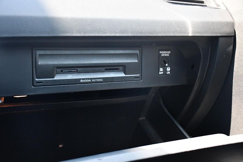 Škoda Octavia 1.5TSi 110kW DSG NAV KESSY - fotka 35 z 52