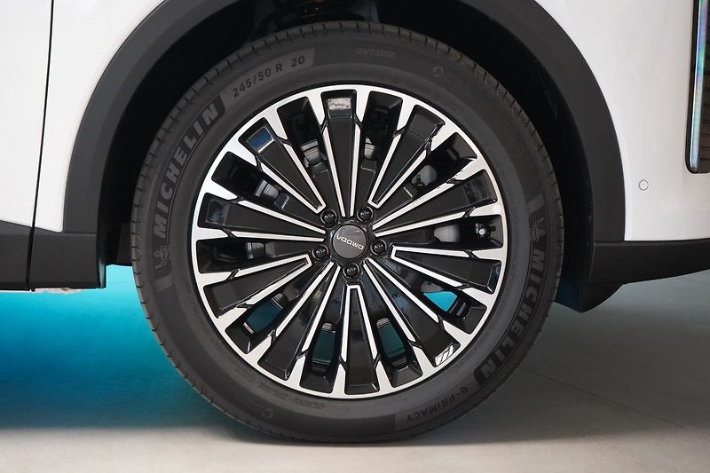 Omoda Ostatní 1.5 T-GDI 3DHT AWD PREMIUM - fotka 6 z 54