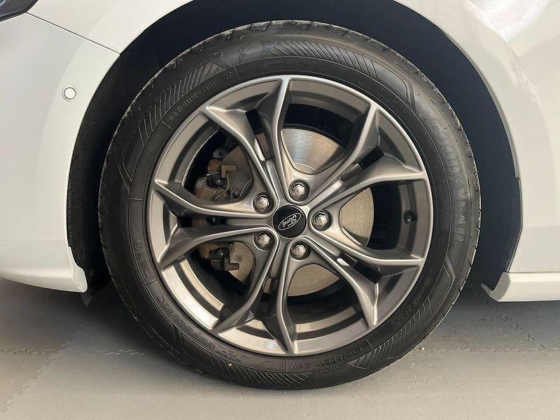 Ford Focus 2.0 ST-Line, manuál, ROZVODY - fotka 40 z 48
