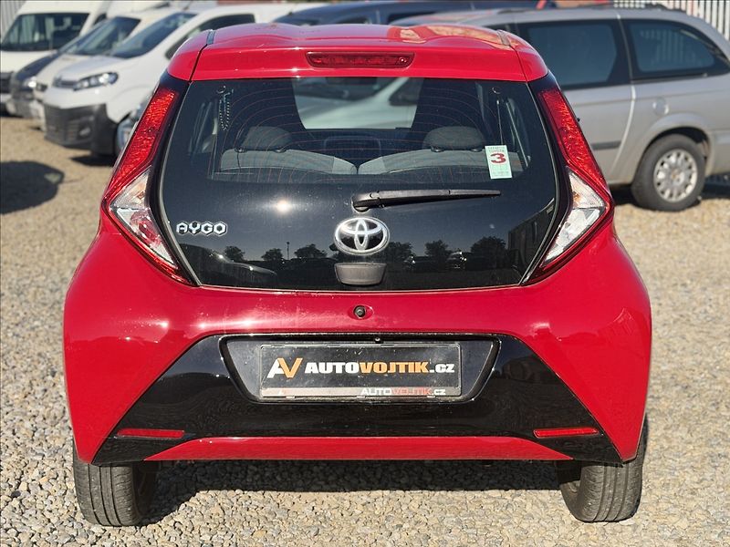 Toyota Aygo 1,0 i 53kW KLIMA 33.000Km - fotka 5 z 22