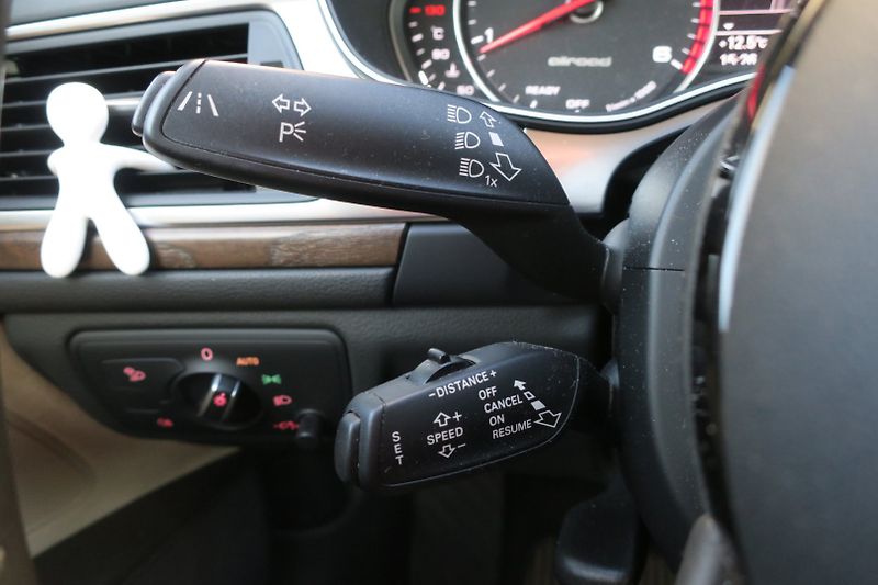 Audi A6 Allroad 3.0TDI 200kW Quat. Stronic ČR - fotka 20 z 50