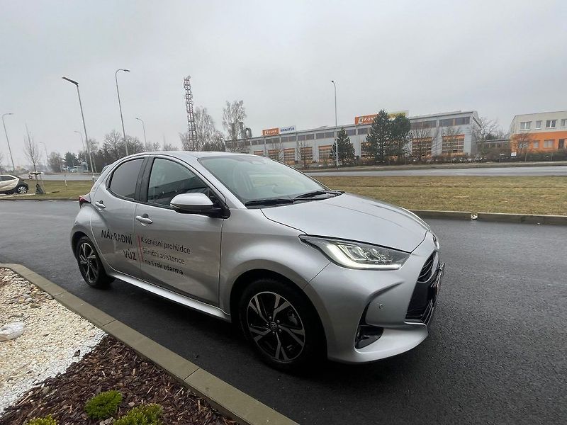 Toyota Yaris 1.5 Hybrid 116HP Style - fotka 8 z 28