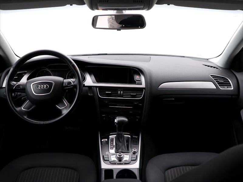 Audi A4 2,0 TDI 105kW Aut. 1.Maj. - fotka 20 z 27