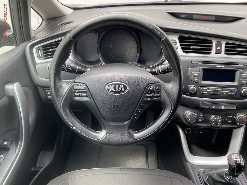 Kia Ceed (2013) 1.4i, ČR, TZ, tempomat - fotka 11 z 13
