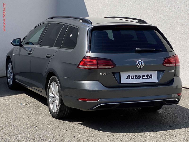 Volkswagen Golf (2020) 1.5 TSi, Comfortline, LED, - fotka 6 z 19