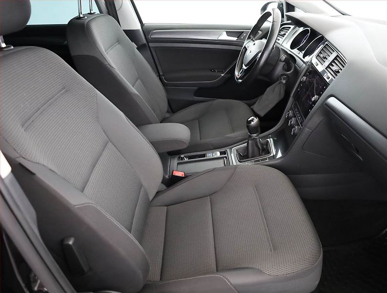 Volkswagen Golf (2017) 1.6 TDI, Serv.kniha, Navi - fotka 7 z 18
