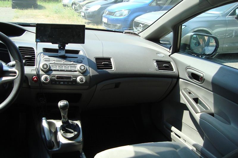 Honda Civic (2010) 1.8 i-vtec,ČR,1.Maj.Pra.servis - fotka 44 z 66
