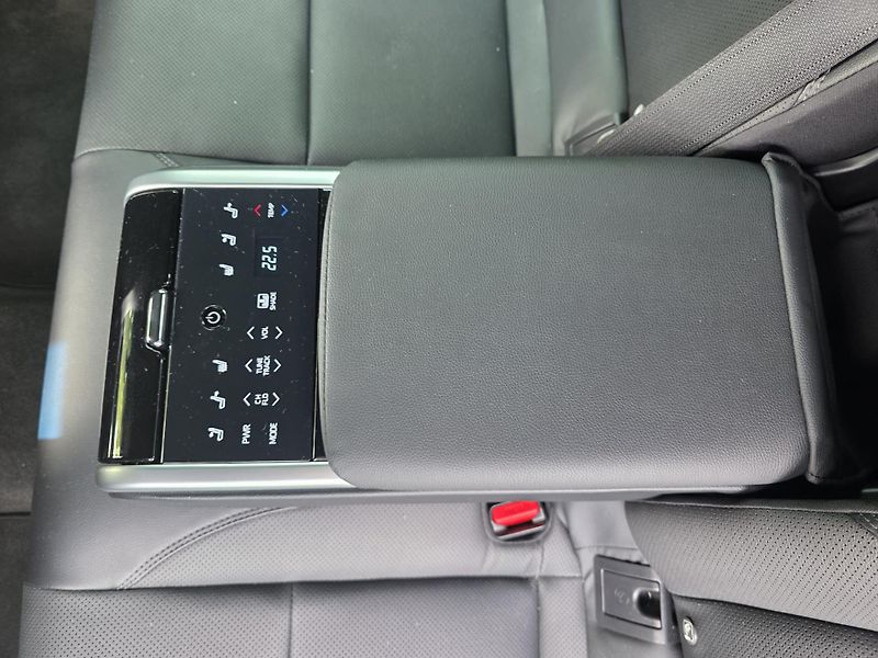 Toyota Camry (2024) 2.5HEV 231PS EXECUTIVE - fotka 14 z 15