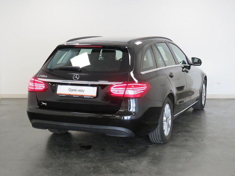 Mercedes-Benz Třídy C - fotka 2 z 25