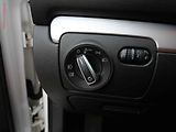 Volkswagen Golf (2011) 1.6 TDi, DSG, navi, park - náhled 12