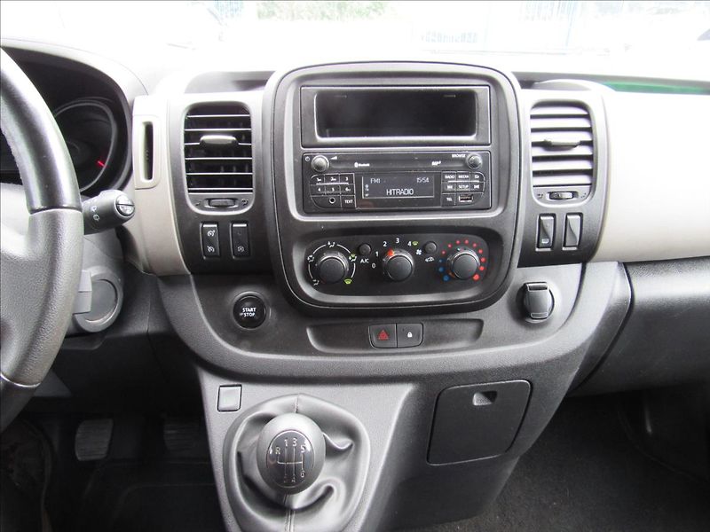 Renault Trafic 1,6 dCi 125 8 míst - fotka 16 z 27