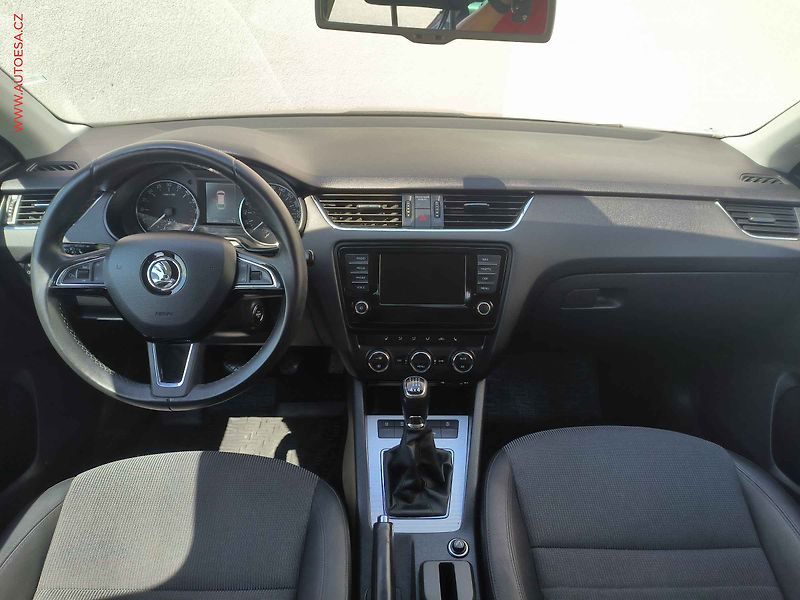 Škoda Octavia (2015) 2.0 TDi 4x4, Style, bixen - fotka 8 z 19