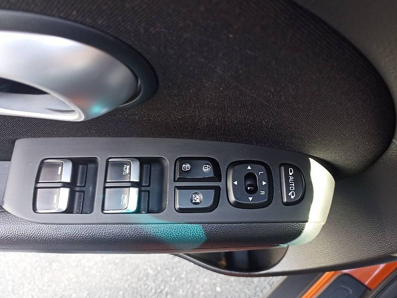 Kia Soul (2017) 1.6 GDI 97kW tažné servis.knih - fotka 28 z 31