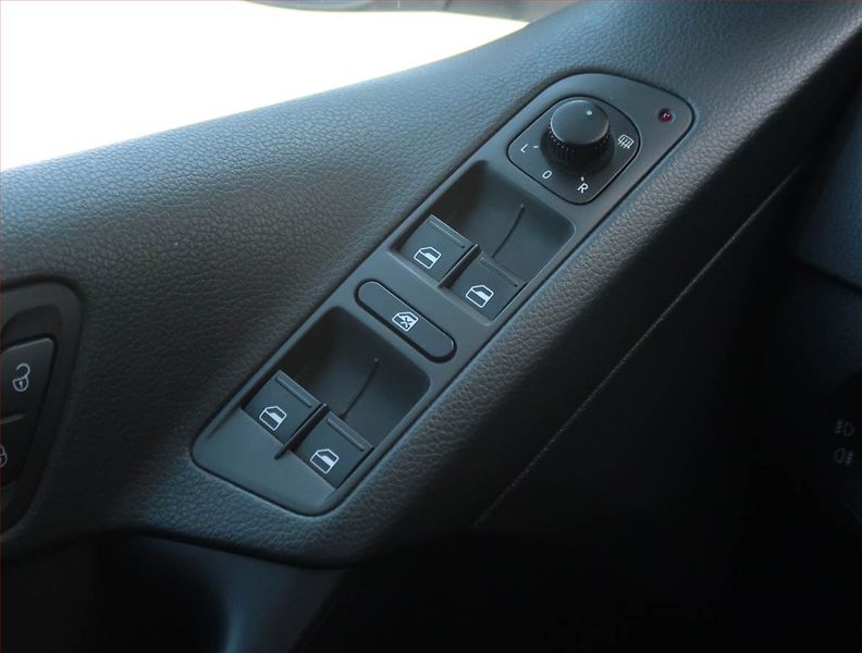 Volkswagen Tiguan (2010) 2.0 TDI, 4X4, Tempomat - fotka 21 z 23