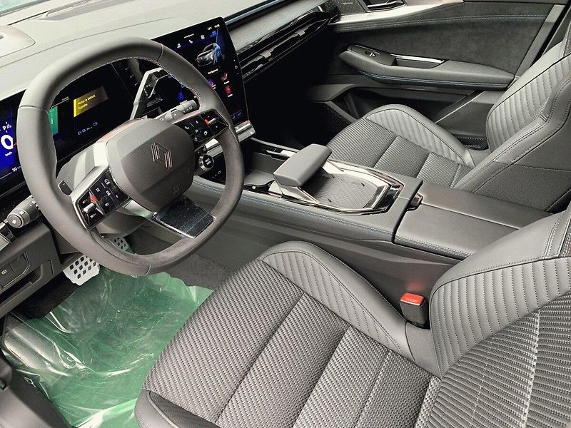 Renault Austral (2026) esprit Alpine full hybrid E-Te - fotka 11 z 14