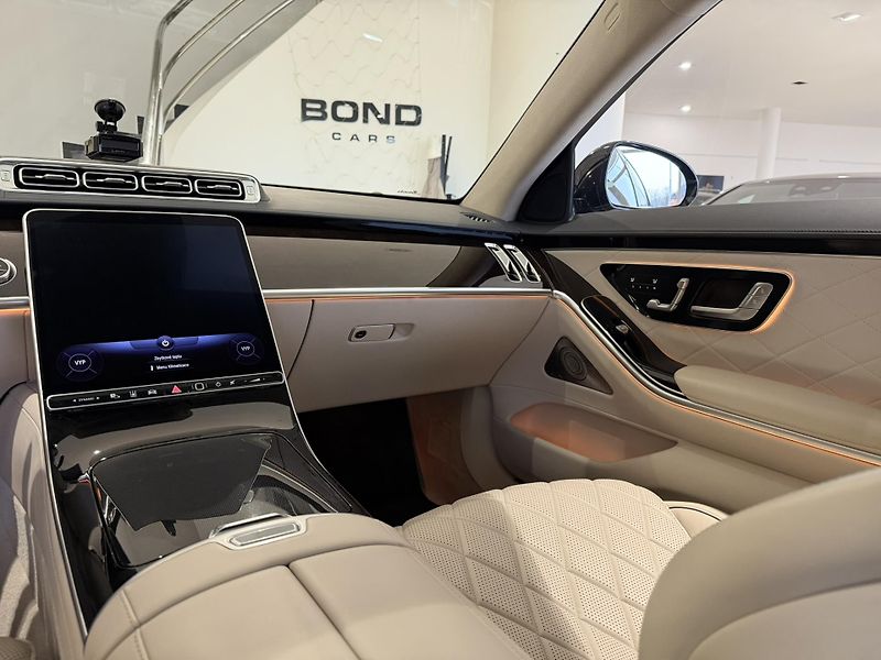 Mercedes-Benz Třídy S (2022) S 580 4M L/PANO/BURM/SOFT/DIGI - fotka 13 z 22