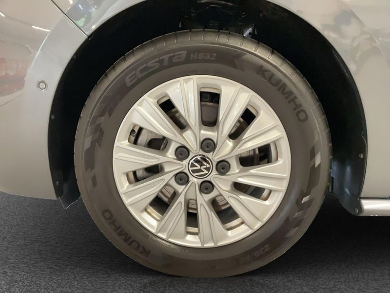 Volkswagen Multivan TDI Life Pano IQ NezTo 360 DCC - fotka 7 z 19