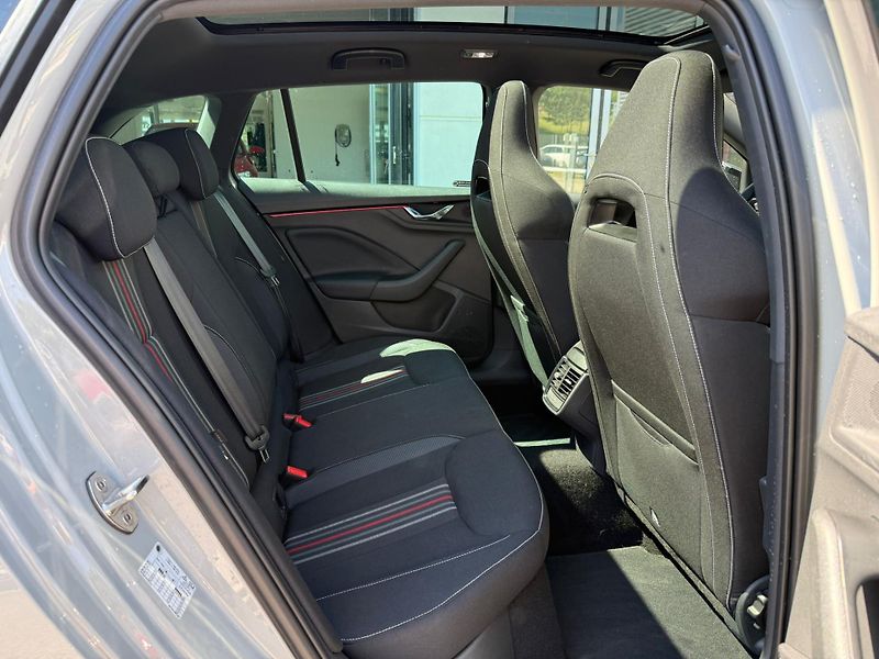 Škoda Scala Monte Carlo 1.0 TSI 85kw - fotka 23 z 28