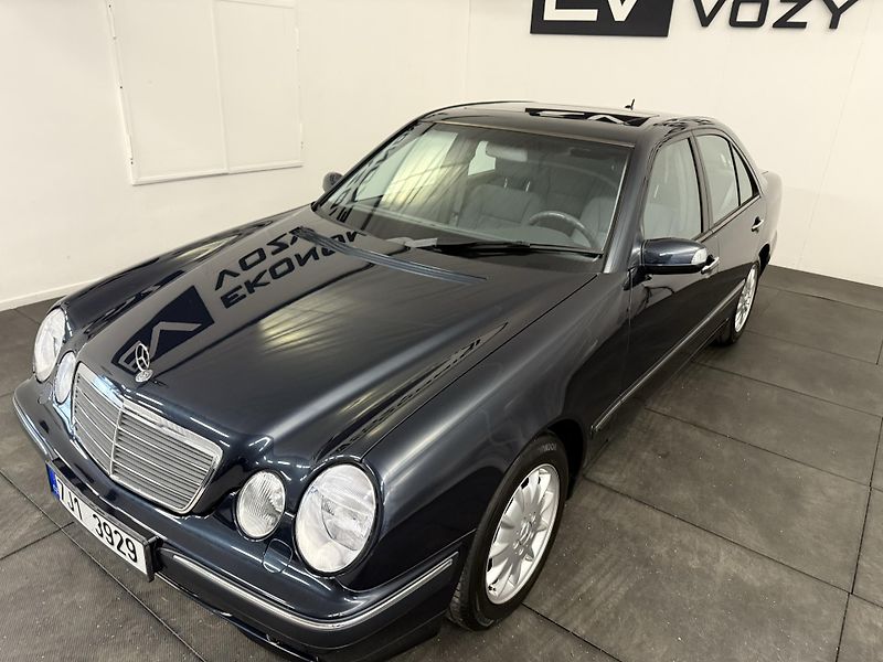 Mercedes-Benz Třídy E (2001) 280I V6 ,150kw, velmi krásný!! - fotka 9 z 35