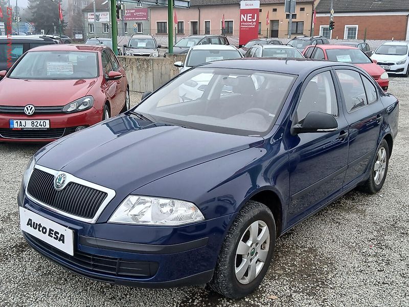 Škoda Octavia (2011) 1.6i, 2.maj,ČR - fotka 3 z 15