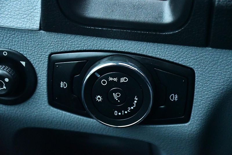 Ford Transit 2.0TDCi 125kW SKŘÍN - fotka 16 z 21