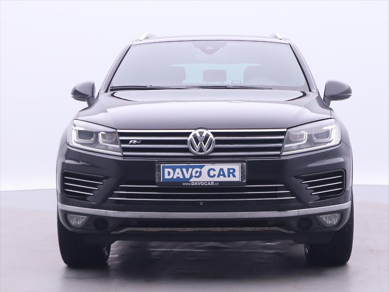 Volkswagen Touareg 3,0 TDI V6 DSG R-LINE CZ 4M - fotka 2 z 37
