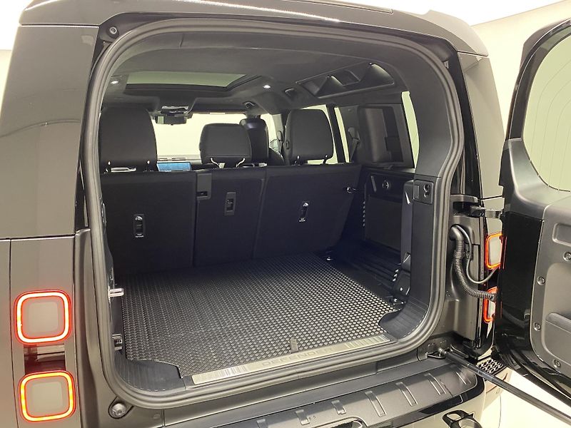 Land Rover Defender (2026) OCTA BLACK AWD AUT - fotka 5 z 79