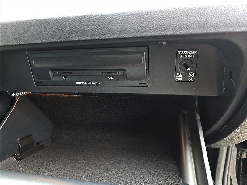 Škoda Octavia III 2,0TDi 110KW Edition + - fotka 33 z 46