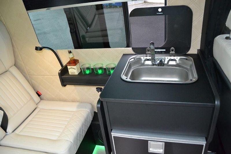 Mercedes-Benz Sprinter Sprinter 319  Camper V6 4x4 - fotka 53 z 86