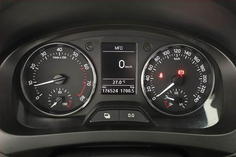 Škoda Rapid (2013) 1.2 TSI, Park. senzory - fotka 8 z 12