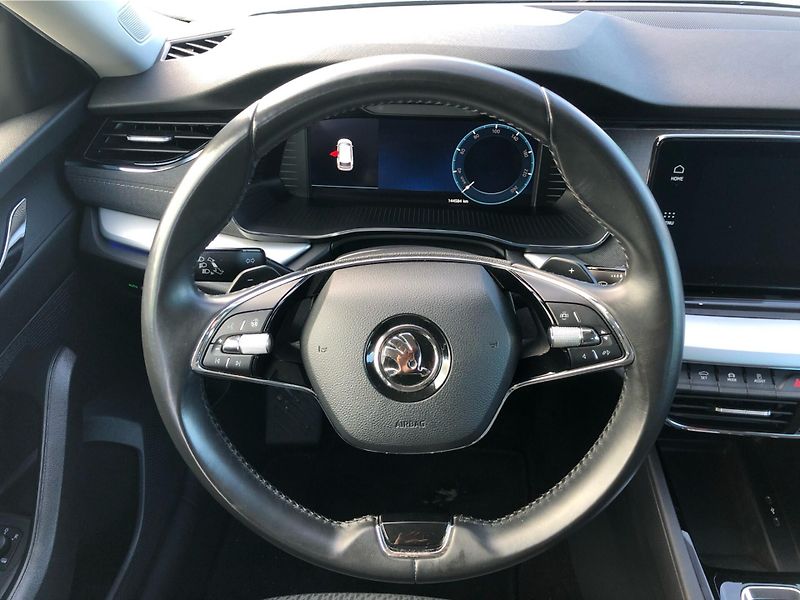 Škoda Octavia 2,0TDi 110kW STYLE DSG - fotka 18 z 29