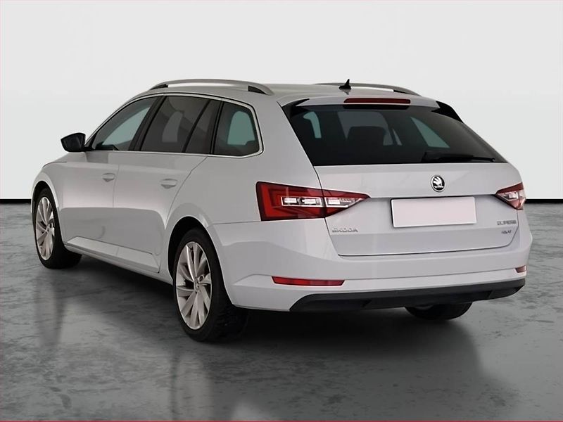 Škoda Superb (2015) Style Plus 2.0 TDI, 4X4 - fotka 4 z 23