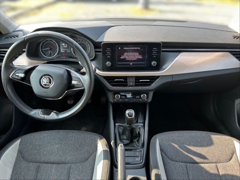 Škoda Scala 1,0 TSI 81 Style - fotka 9 z 11