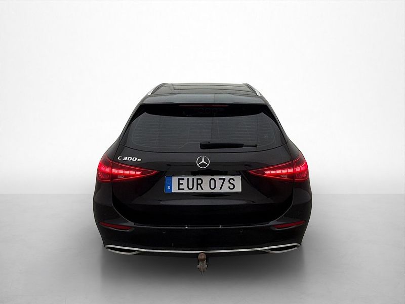Mercedes-Benz Třídy C 300e Kamera Tažné - fotka 7 z 35