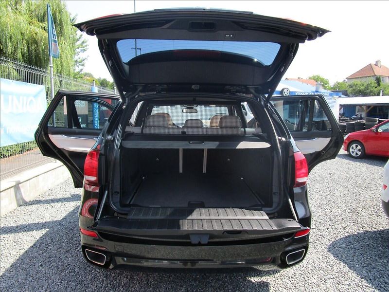 BMW X5 xDrive 30d M-Paket  ČR - fotka 53 z 70
