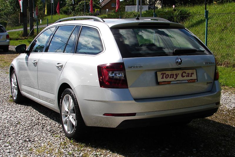 Škoda Octavia 2.0 TDi DSG LED NAVI ČR-ZADÁNO - fotka 8 z 43