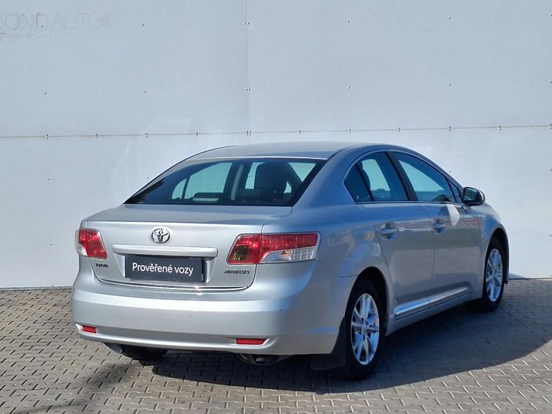 Toyota Avensis 1.8 Valvematic Business Navi - fotka 2 z 23