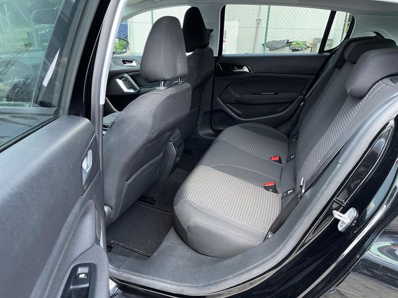 Peugeot 308 1.5 HDI 75 kW navigace - fotka 7 z 14